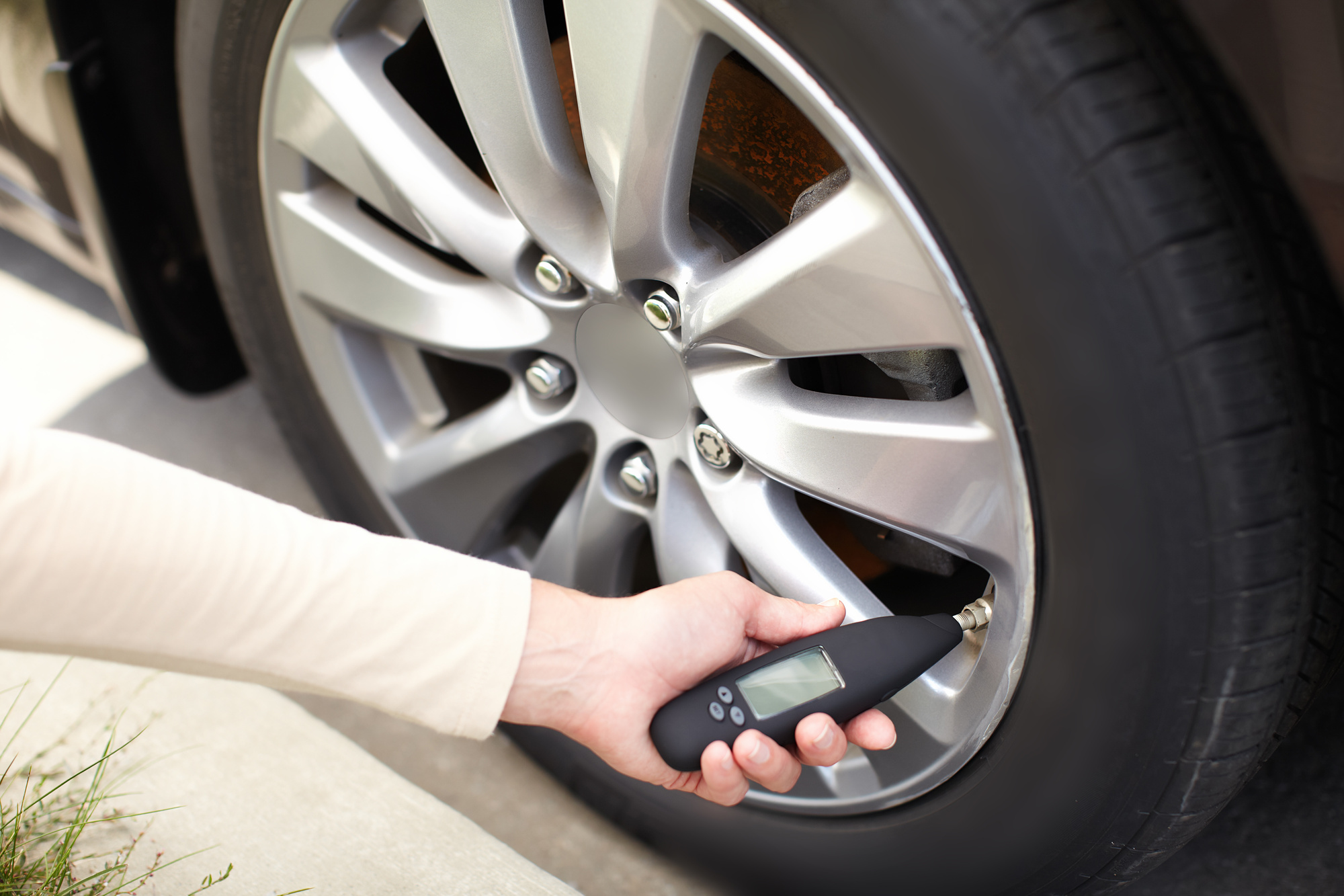 7 Things You Need to Know About Optimal Tire Pressure - YouFixCars.com